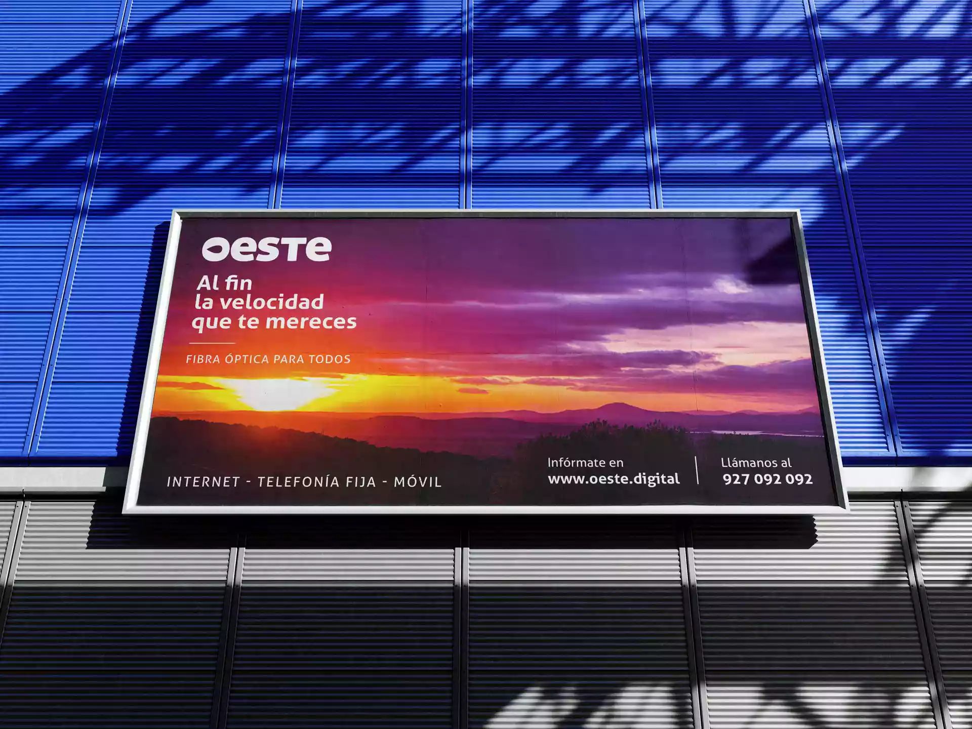 Valla publicitaria de Oeste